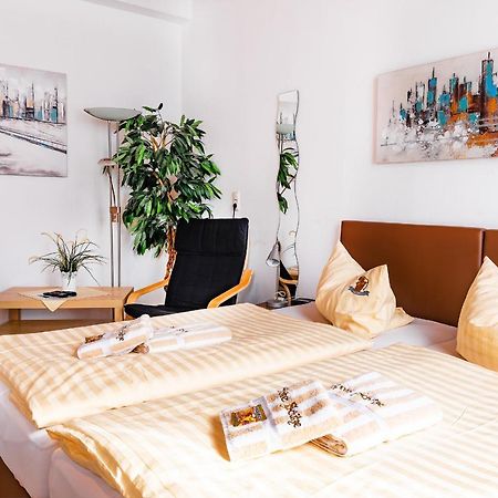 Hotel Schuetze Superior Hürth Екстериор снимка