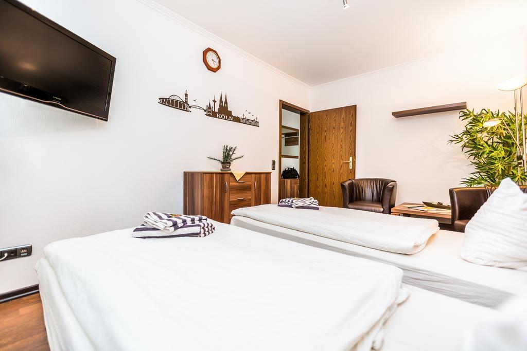 Hotel Schuetze Superior Hürth Стая снимка