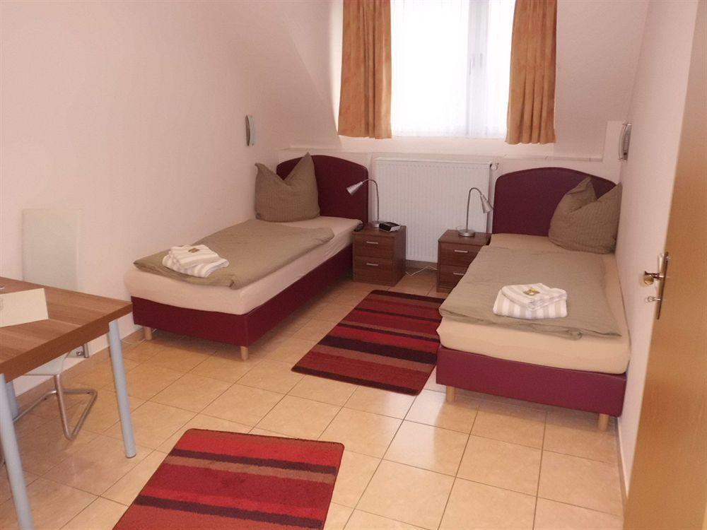 Hotel Schuetze Superior Hürth Екстериор снимка