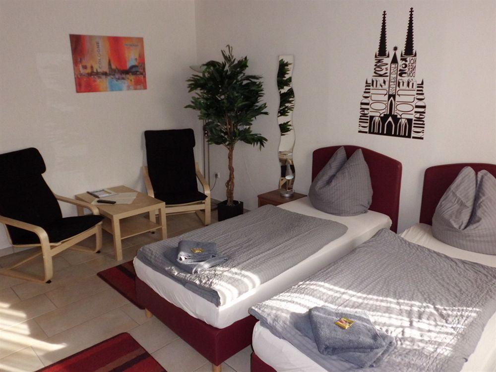 Hotel Schuetze Superior Hürth Екстериор снимка