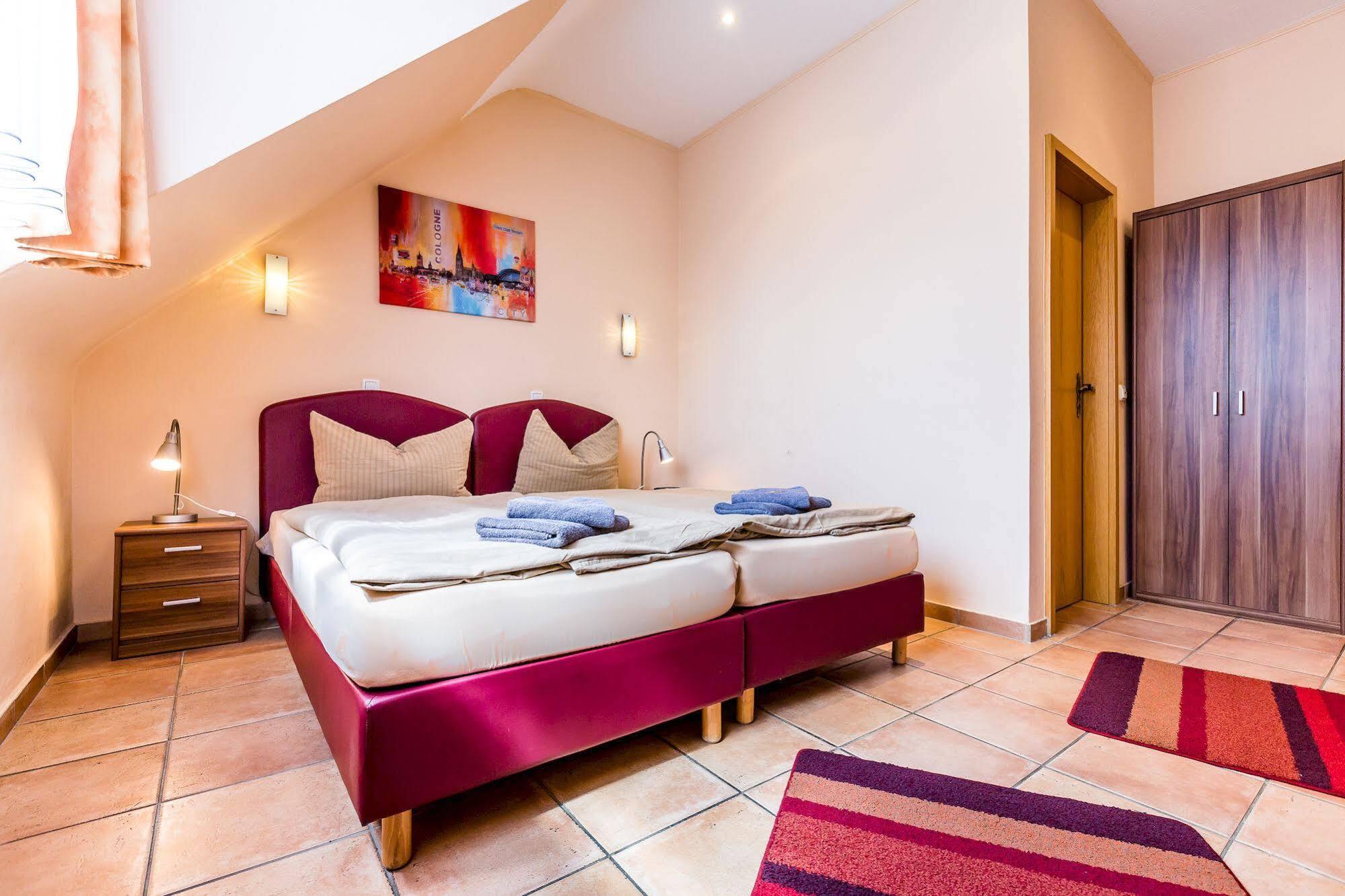 Hotel Schuetze Superior Hürth Екстериор снимка