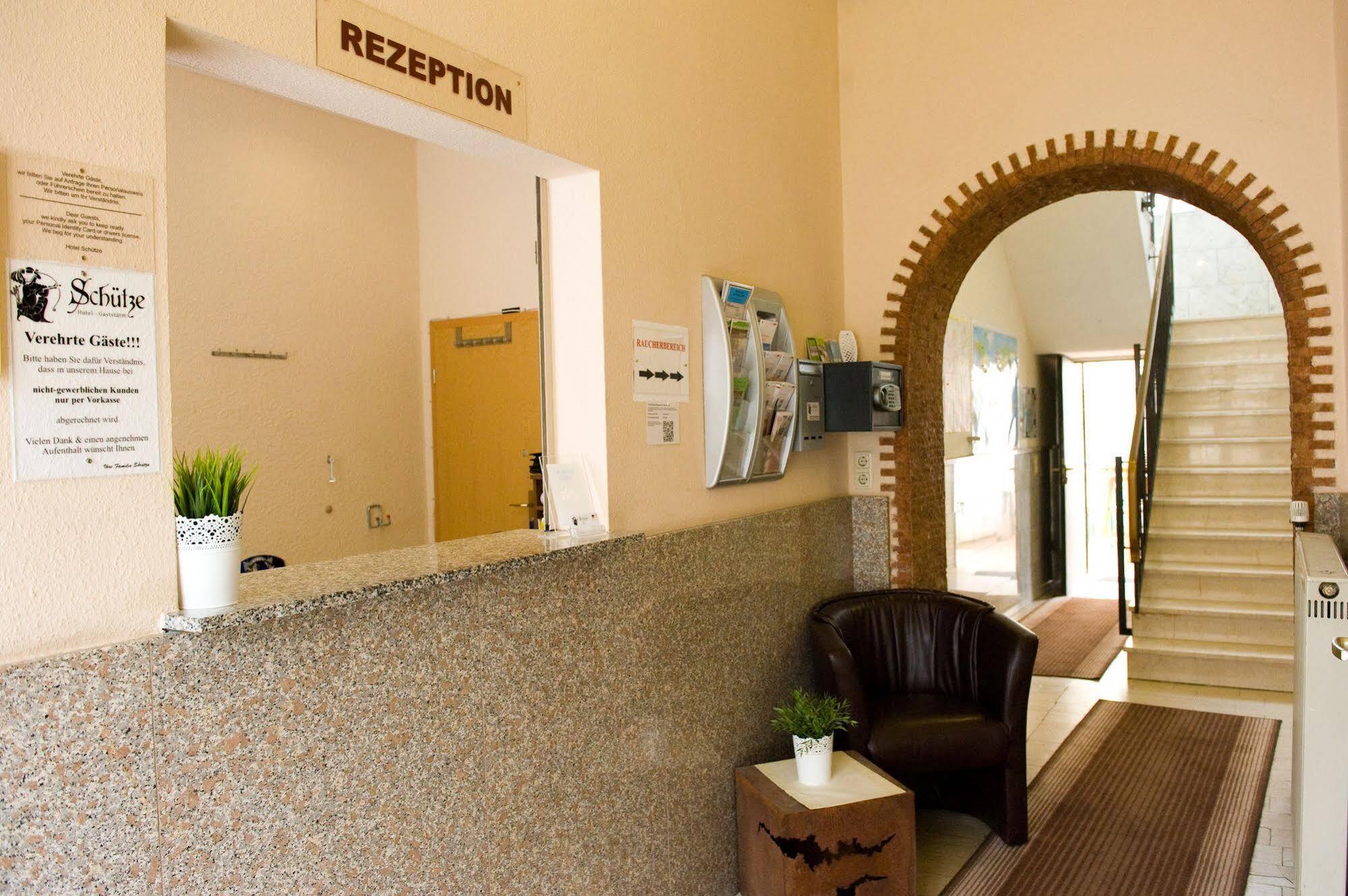 Hotel Schuetze Superior Hürth Екстериор снимка