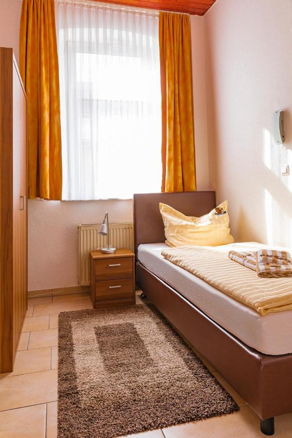 Hotel Schuetze Superior Hürth Екстериор снимка