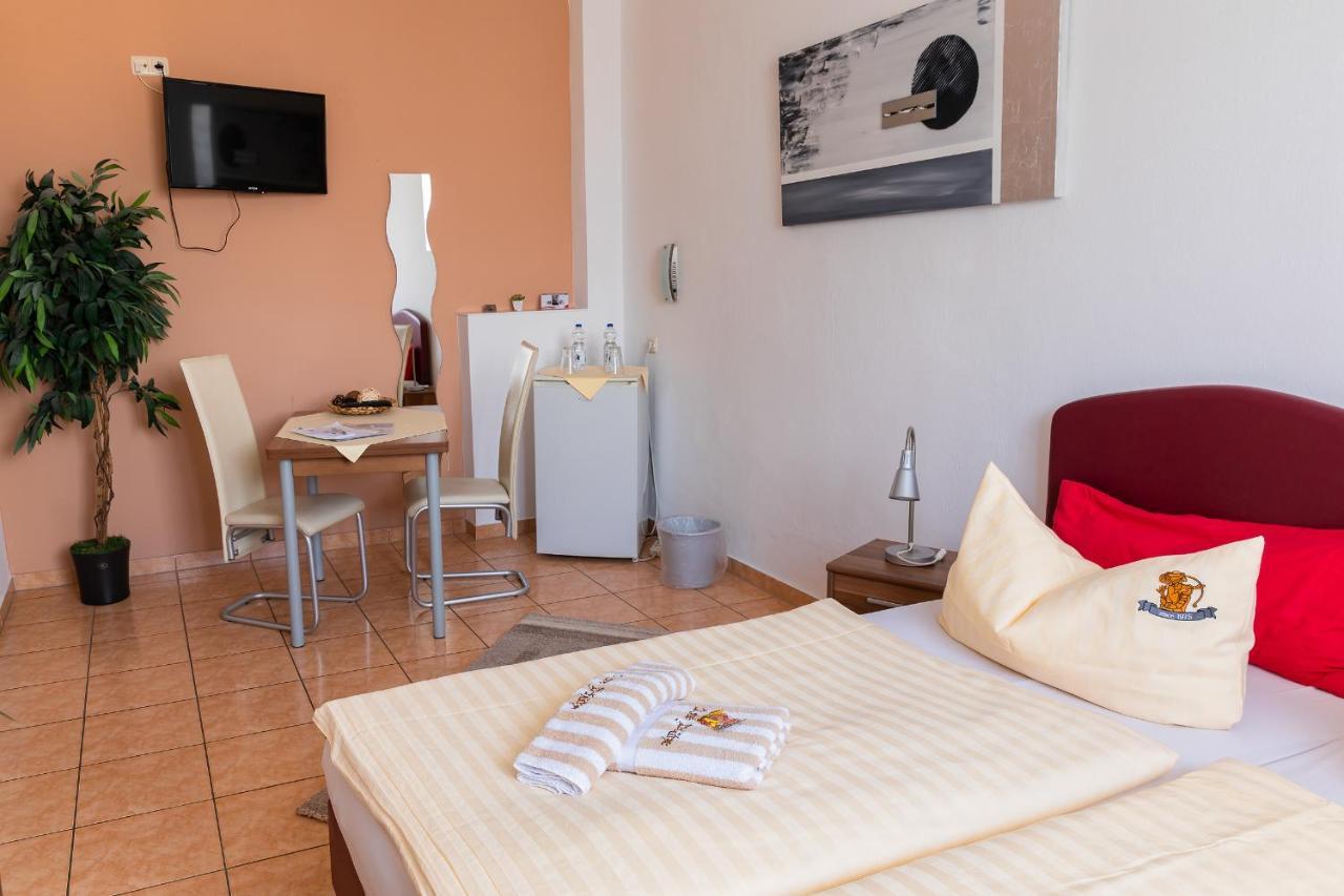 Hotel Schuetze Superior Hürth Екстериор снимка