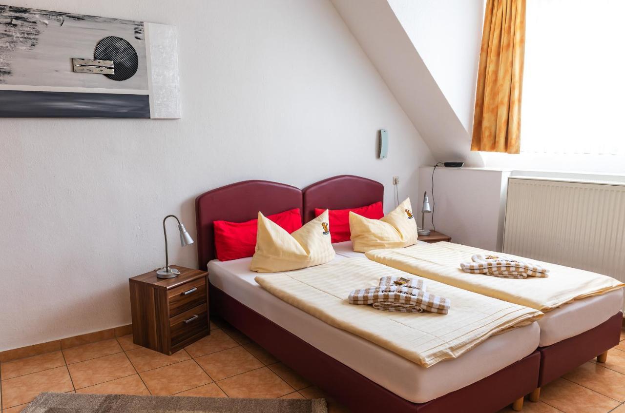 Hotel Schuetze Superior Hürth Екстериор снимка