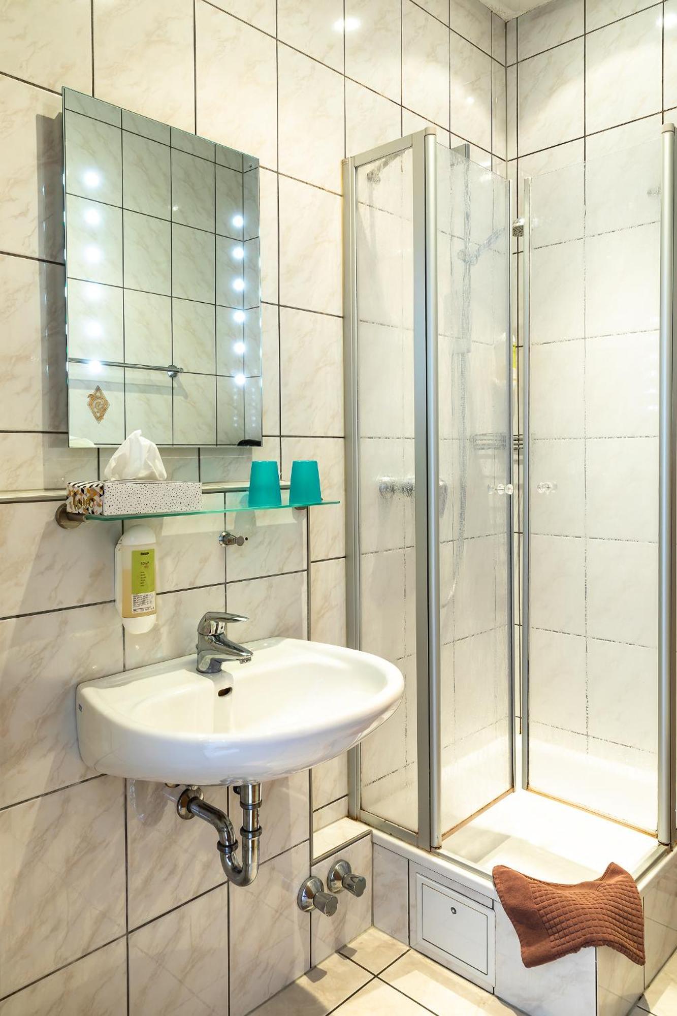 Hotel Schuetze Superior Hürth Екстериор снимка