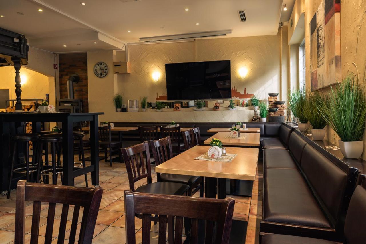 Hotel Schuetze Superior Hürth Екстериор снимка