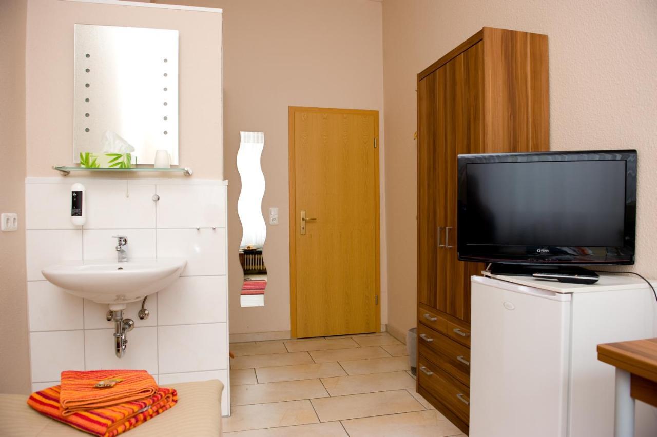 Hotel Schuetze Superior Hürth Екстериор снимка
