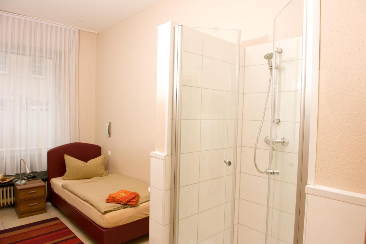 Hotel Schuetze Superior Hürth Екстериор снимка